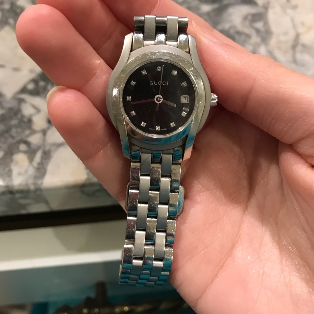 Gucci Watch with Pavé Diamonds & Stainless Steel